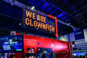 Confex clownfish stand 1200x800