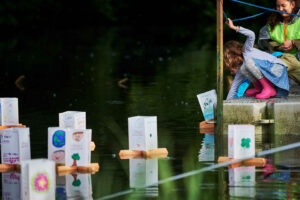 Children and Lanterns 1024x683