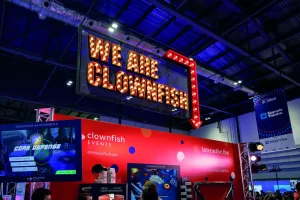 Confex clownfish stand 1