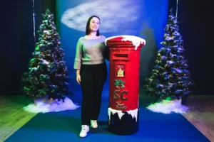 ChristmasP rops Clownfish WebR es Postbox jpg 300x200