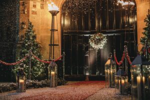 christmas entrance wreath Clownfish Events scaled 1 480x320